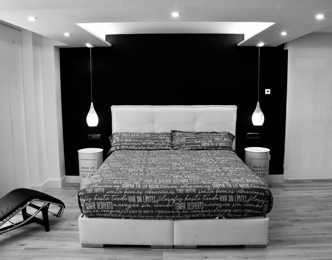 Black&White Suitte Plaza Noja Exterior foto