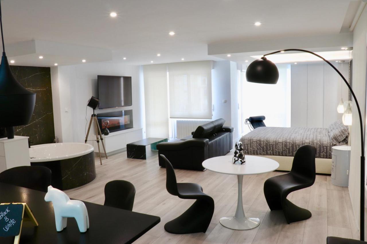Black&White Suitte Plaza Noja Exterior foto