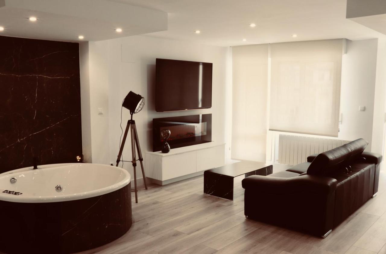 Black&White Suitte Plaza Noja Exterior foto