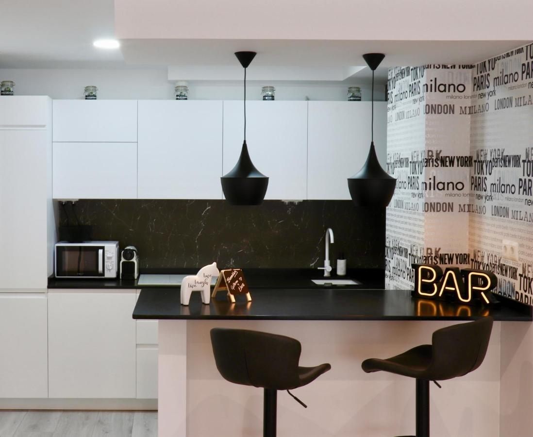 Black&White Suitte Plaza Noja Exterior foto